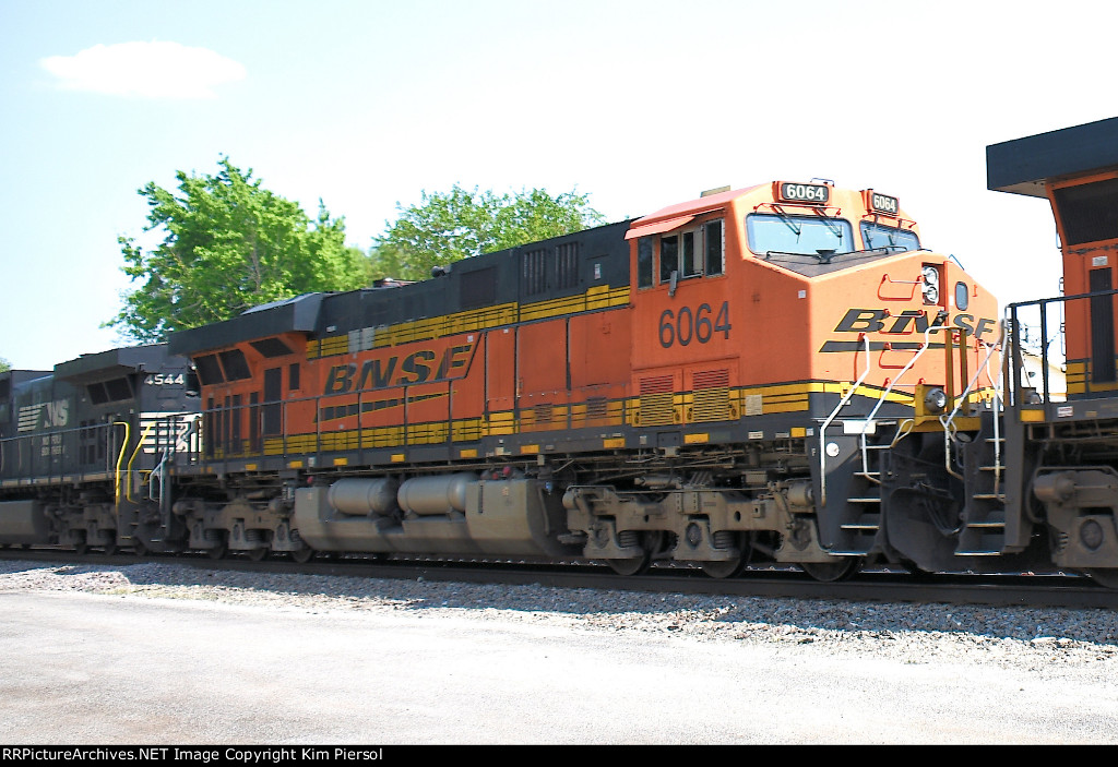 BNSF 6064